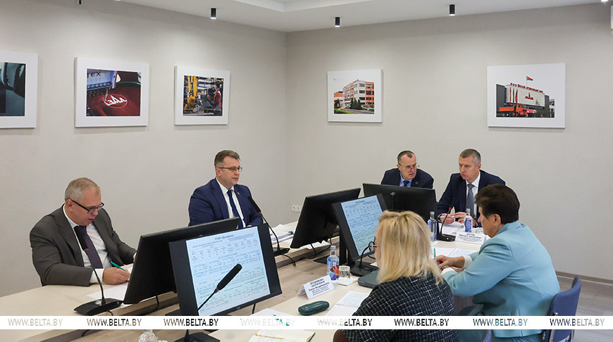 Предприятия коммунальной собственности показывают рост. Дмитрий Крутой о работе промышленности Могилевской области