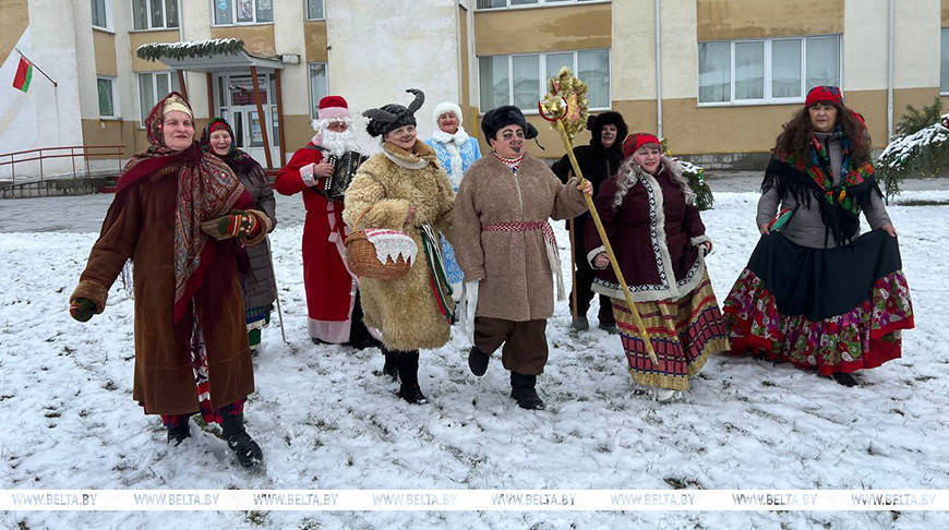 «Сами веселимся, и людей радуем». Народный праздник Колядки прошел в Могилевском районе