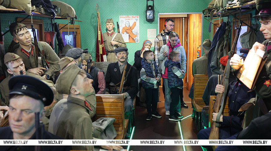 «Тут не просто знакомишься с историей войны - тут ее проживаешь». Могилевчане про впечатления от «Поезда Победы»