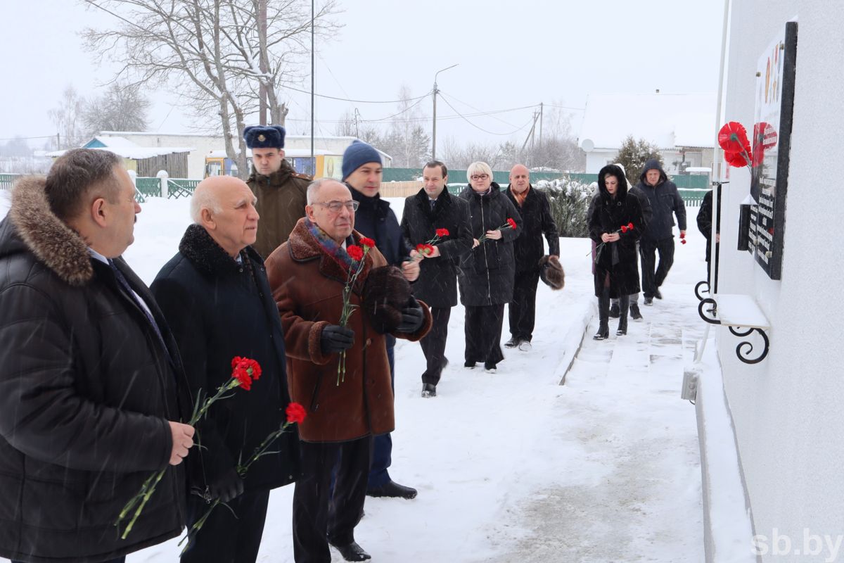 В Могилевском районе отметили 100-летие со дня рождения Героя Советского Союза Михаила Романькова