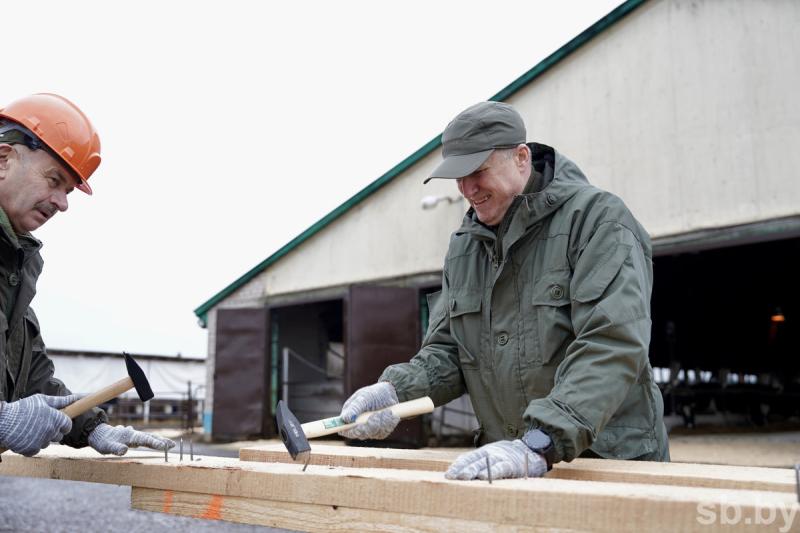 С видом на «большое молоко»: как на субботнике толокой помогали строить профилакторий в Дрибинском районе