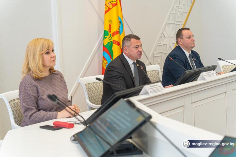 Александр Горошкин провел встречу с представителями Молодежного совета при областном Совете депутатов