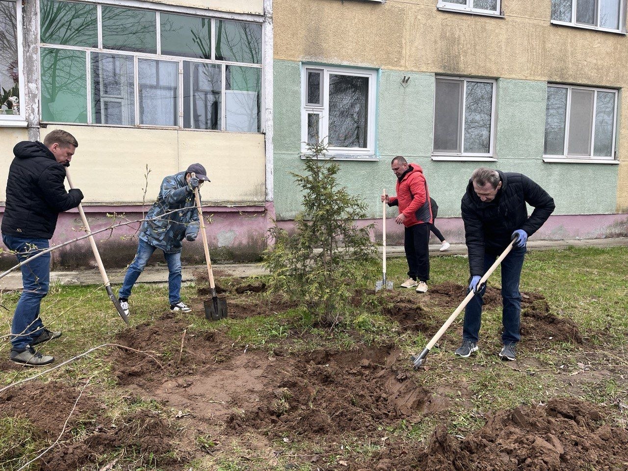 В Могилевском районе свыше 11 тысяч человек присоединились к республиканскому субботнику