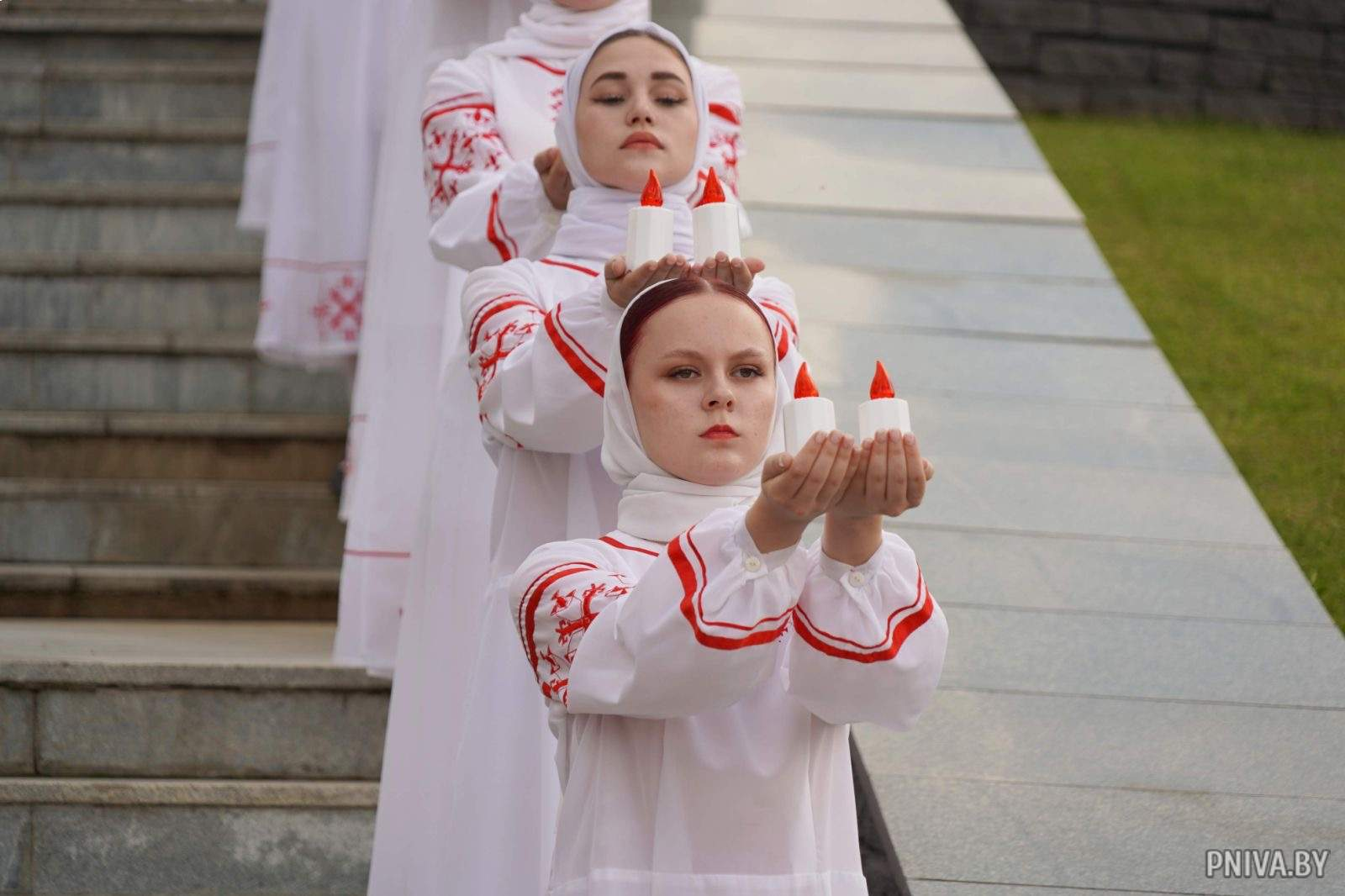 Митинг-реквием «Звон скорби», посвященный Дню всенародной памяти жертв Великой Отечественной войны и геноцида белорусского народа, прошел сегодня на Буйничском поле