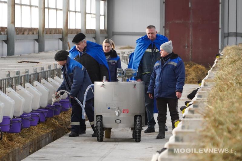 Рабочая группа облисполкома проверила условия содержания молодняка на МТК «Энергетик»